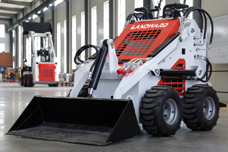 S480 Mini Skid Steer Loader: High-Performance Compact Equipment for Landscaping & Construction